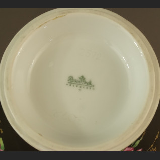 Czarny wazon z różami Rosenthal Czarny wazon z różami Rosenthal