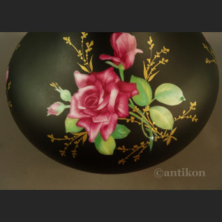 Czarny wazon z różami Rosenthal Czarny wazon z różami Rosenthal