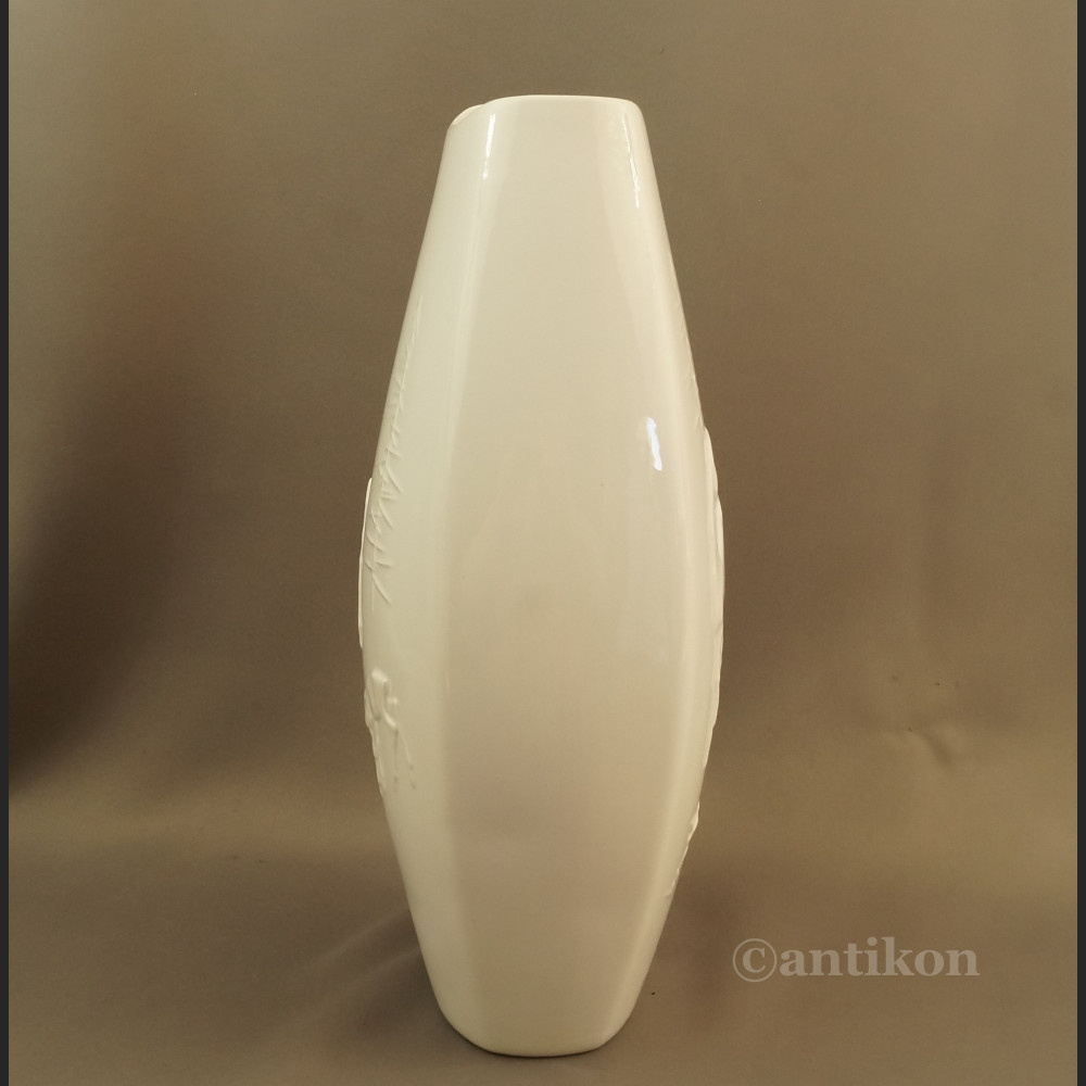 Wazon myśliwski biały z sarnami wys. 37 cm Wazon myśliwski biały z sarnami wys. 37 cm