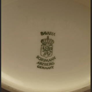 Wazon myśliwski biały z sarnami wys. 37 cm Wazon myśliwski biały z sarnami wys. 37 cm