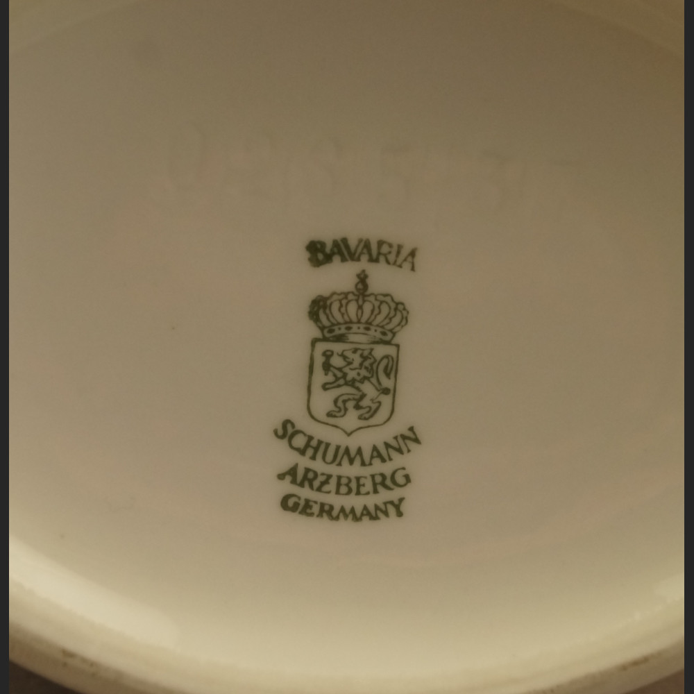 Wazon myśliwski biały z sarnami wys. 37 cm Wazon myśliwski biały z sarnami wys. 37 cm