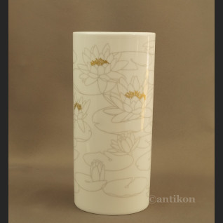Biały wazon Rosenthal z liliami wodnymi Biały wazon Rosenthal z liliami wodnymi