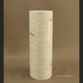 Biały wazon Rosenthal z liliami wodnymi Biały wazon Rosenthal z liliami wodnymi