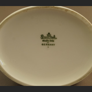 Biały wazon Rosenthal z liliami wodnymi Biały wazon Rosenthal z liliami wodnymi