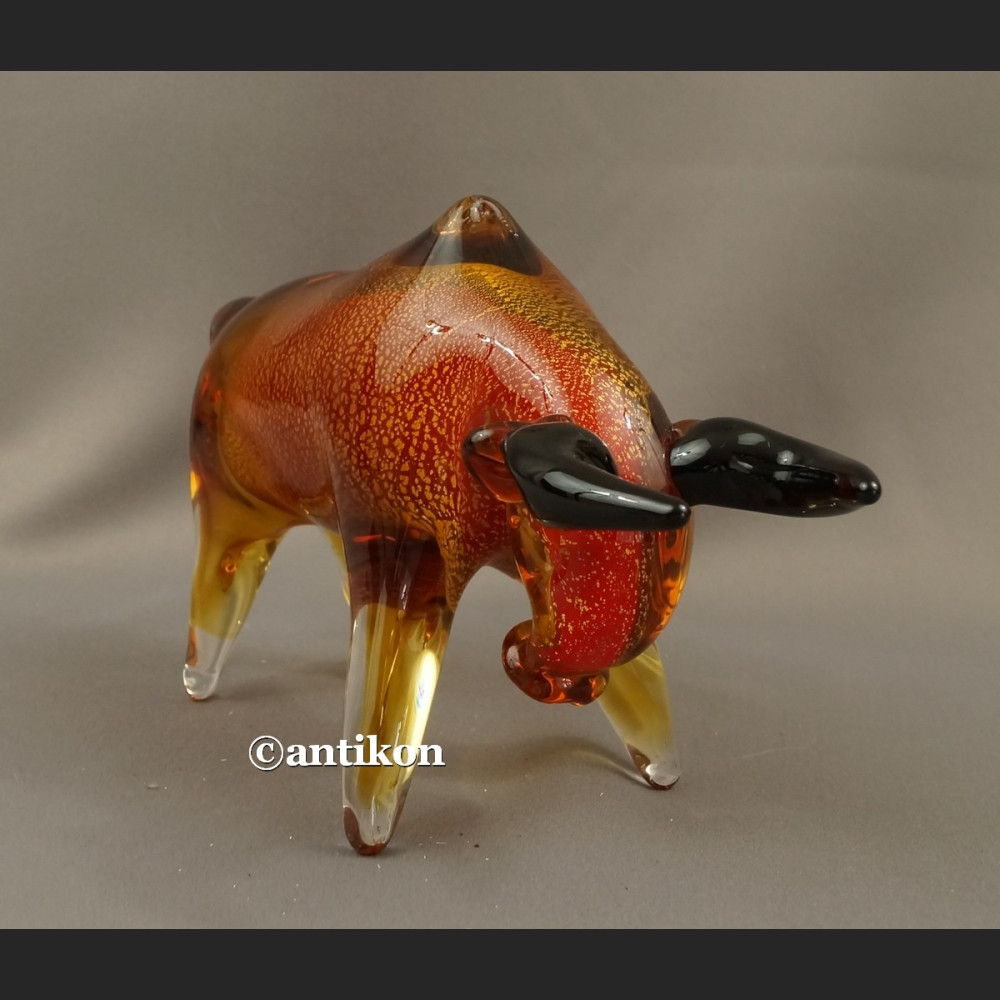 Szklana figurka byka symbol hossy murano 