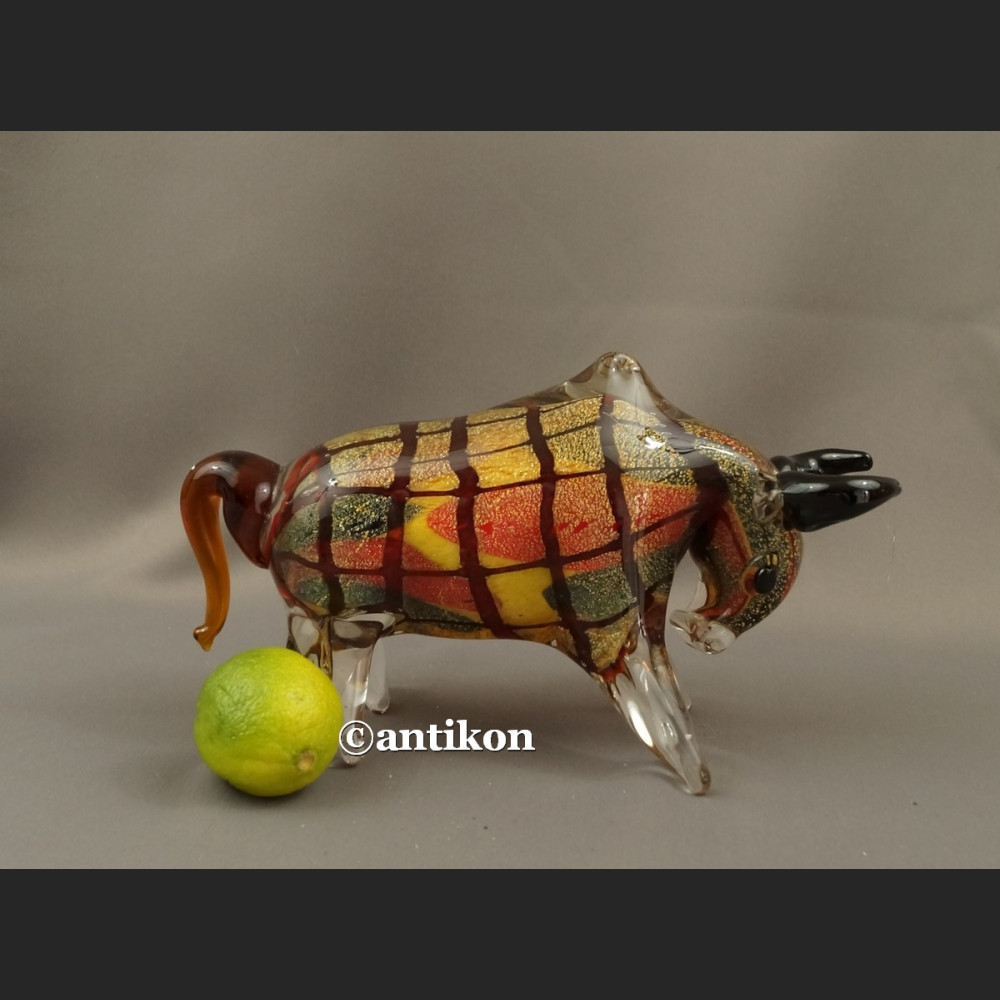 Szklany byk symbol hossy Szklany byk symbol hossy