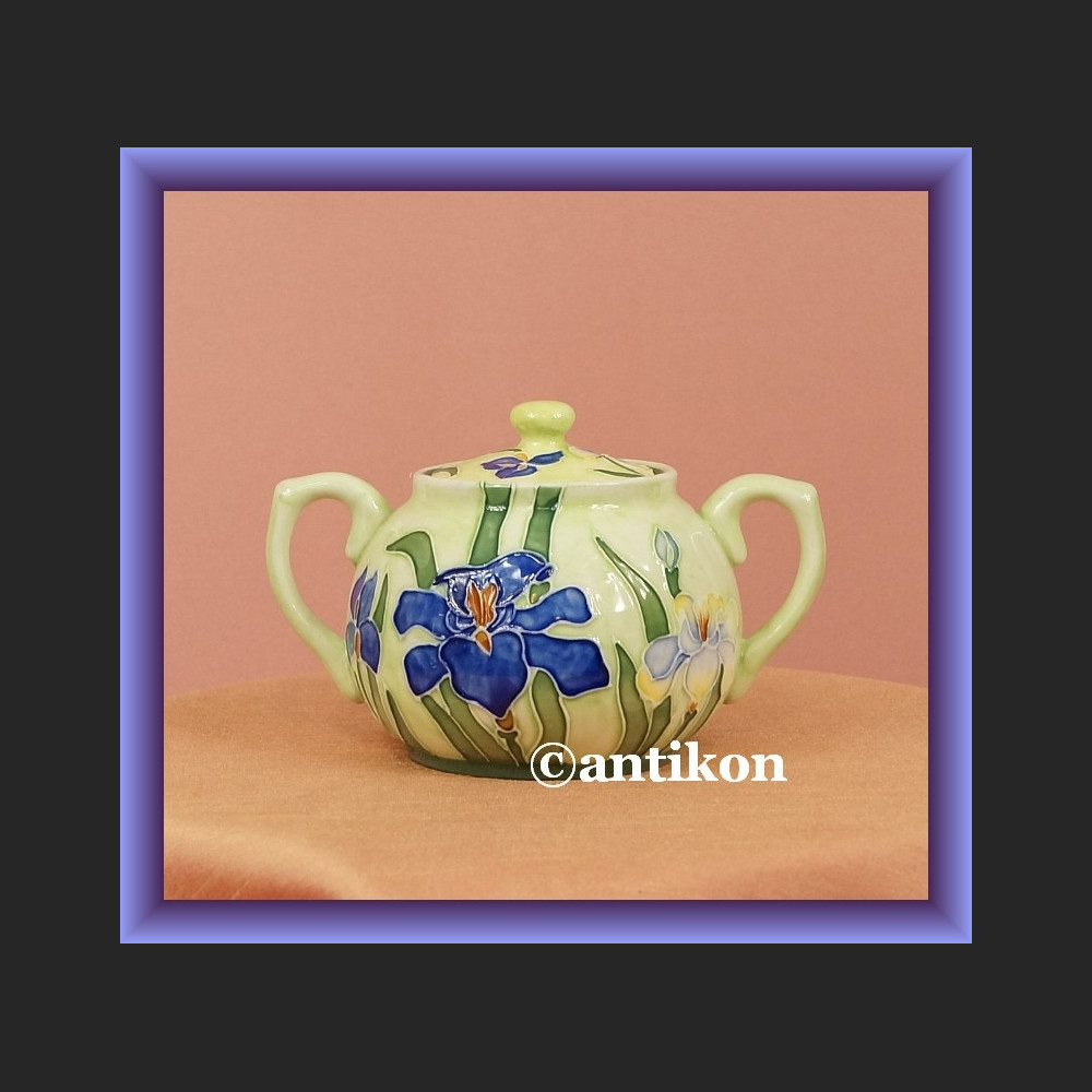 Porcelanowa cukierniczka irysy Porcelanowa cukierniczka irysy