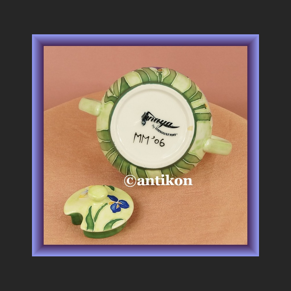 Porcelanowa cukierniczka irysy Porcelanowa cukierniczka irysy