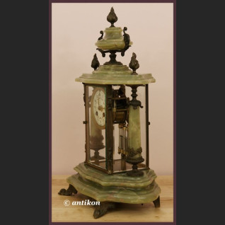 Francuski zegar kominkowy z wahadłem 