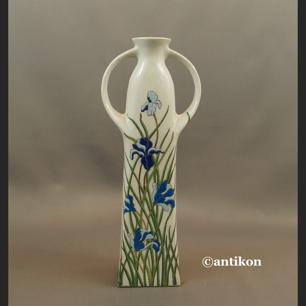 Ręcznie malowany wazon z irysami piękny  Ręcznie malowany wazon z irysami piękny