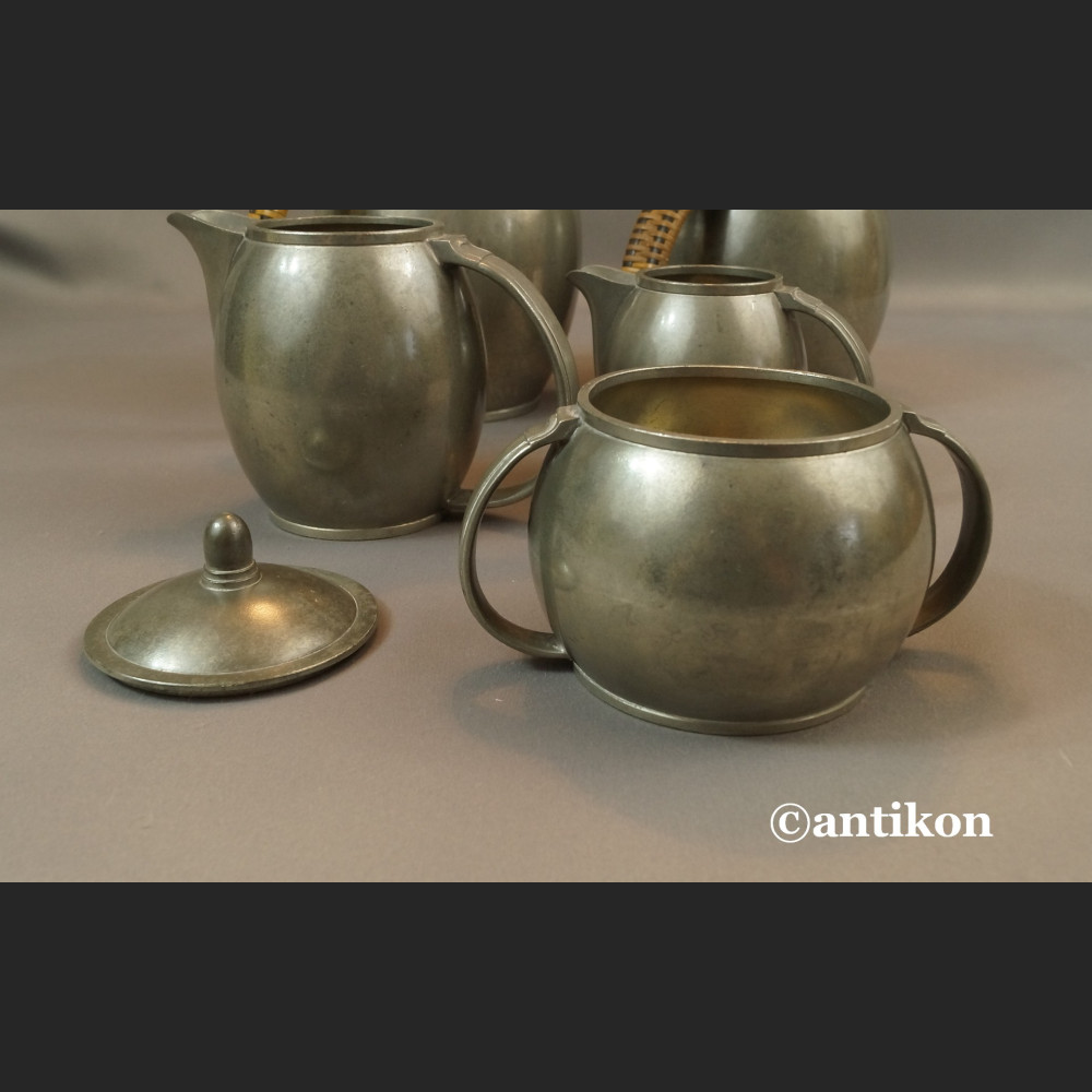 Stary serwis Bauhaus z cyny antyki  Stary serwis Bauhaus z cyny antyki