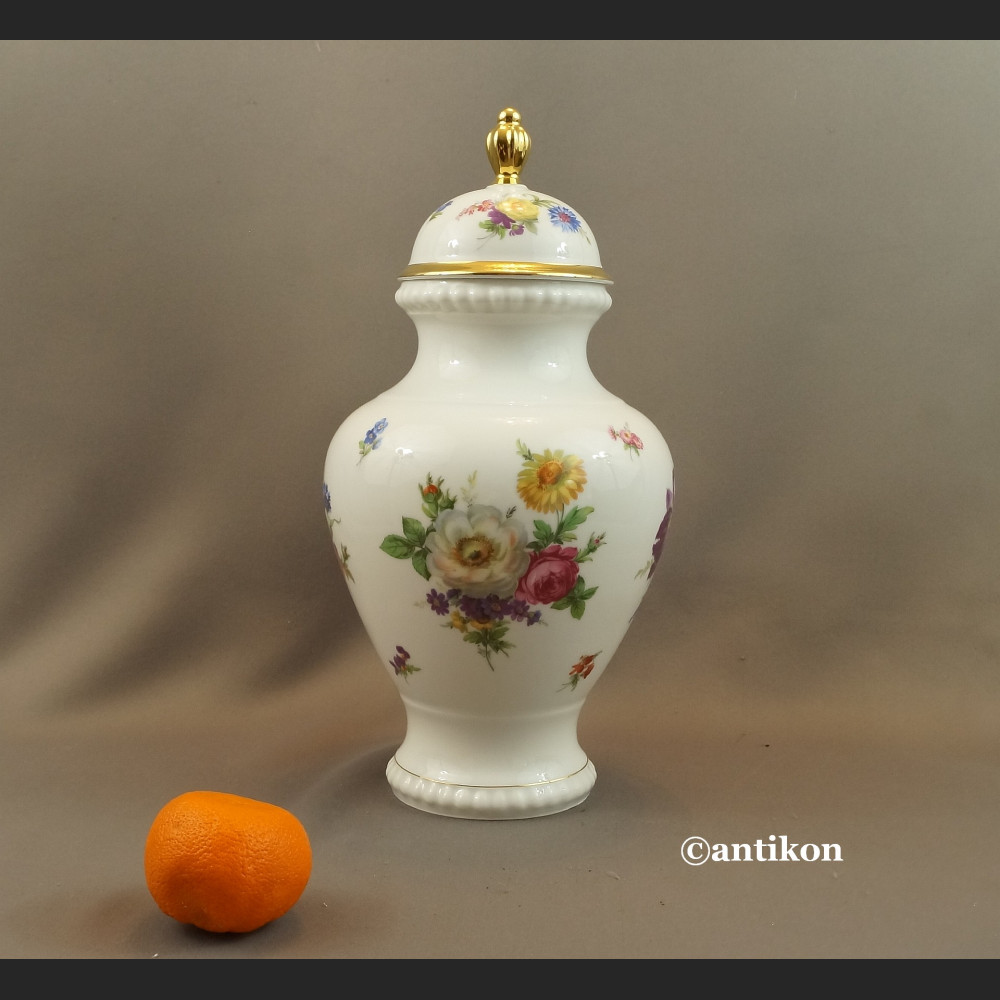 Duży wazon z pokrywą piękna porcelana Duży wazon z pokrywą piękna porcelana
