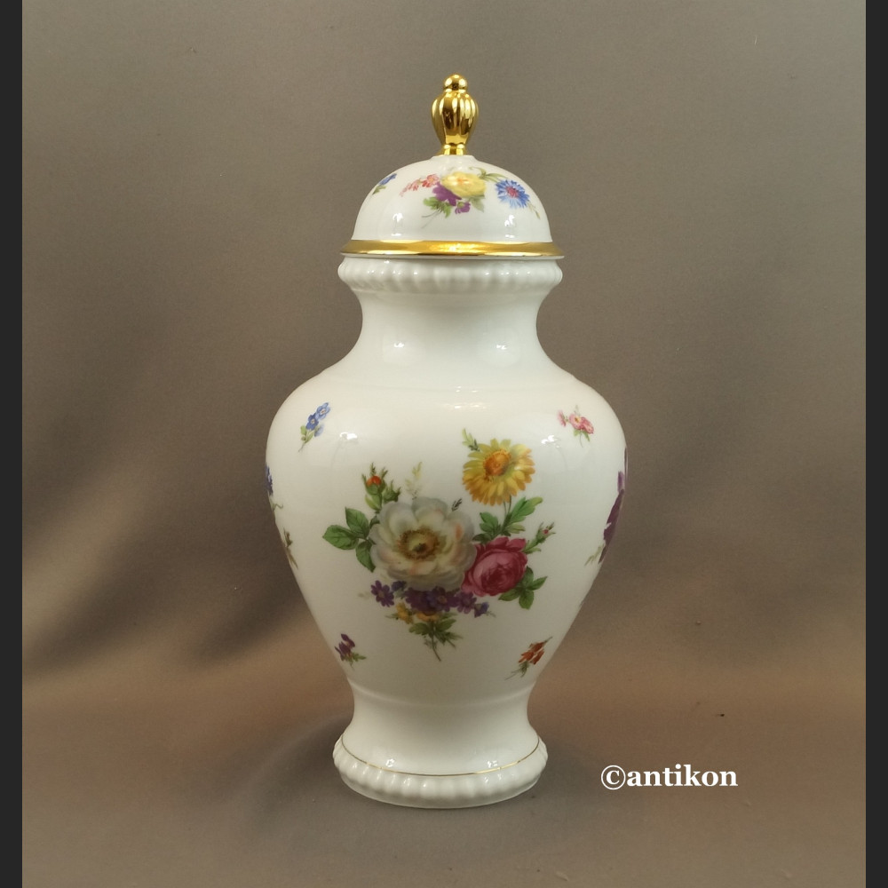 Duży wazon z pokrywą piękna porcelana 