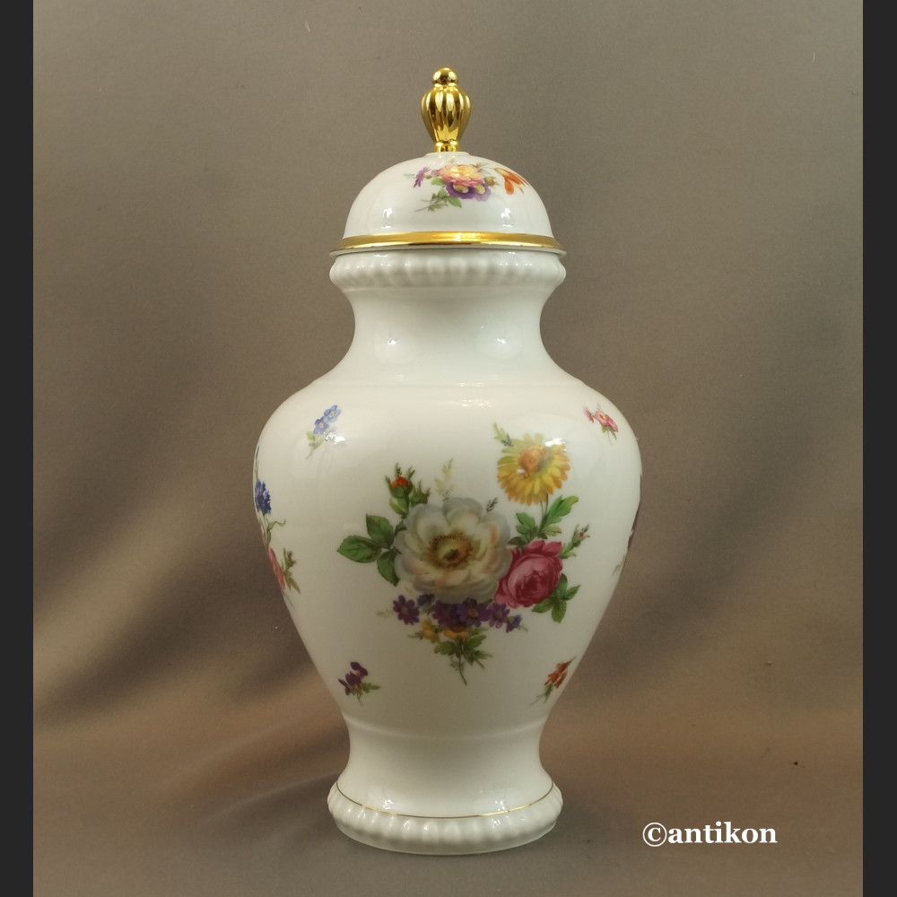 Duży wazon z pokrywą piękna porcelana Duży wazon z pokrywą piękna porcelana