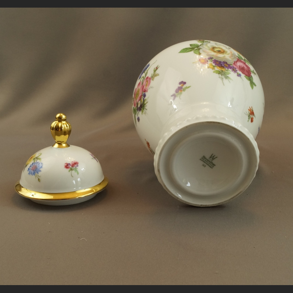 Duży wazon z pokrywą piękna porcelana Duży wazon z pokrywą piękna porcelana