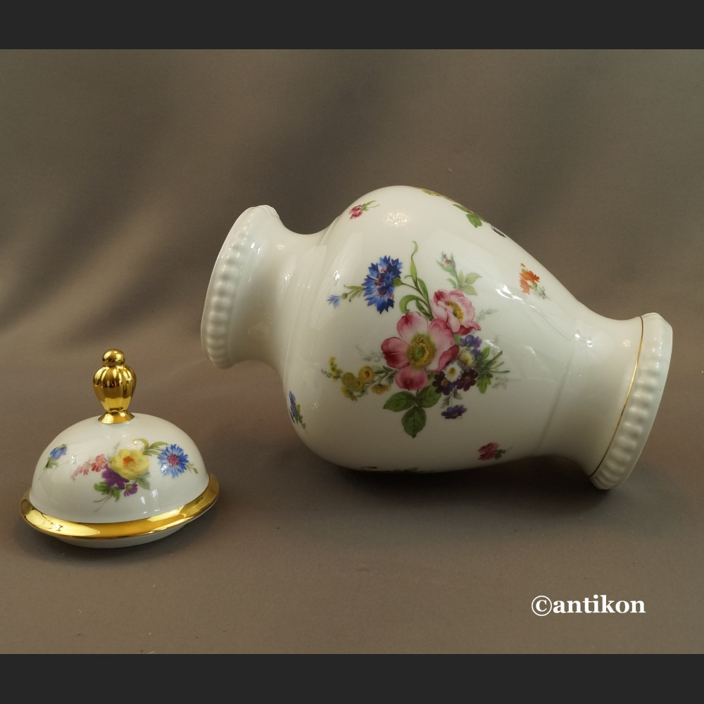 Duży wazon z pokrywą piękna porcelana Duży wazon z pokrywą piękna porcelana