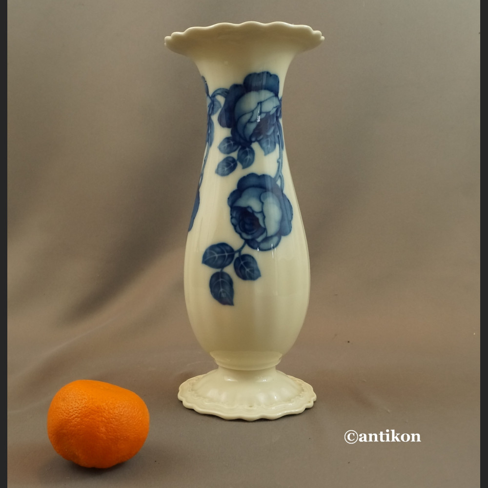 Wazon Rosenthal malowany kobaltem róże  Wazon Rosenthal malowany kobaltem róże