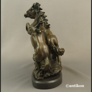 Dzikie konie rzeźba z brązu duża na prezent  Dzikie konie rzeźba z brązu duża na prezent