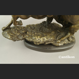 Dzikie konie rzeźba z brązu duża na prezent  Dzikie konie rzeźba z brązu duża na prezent