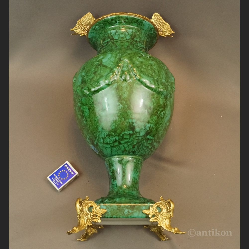 Zielony wazon wielki luksusowy z motylami 