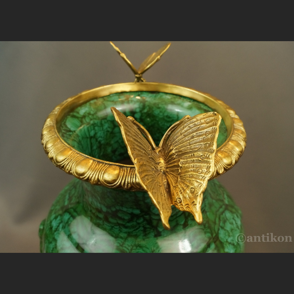 Zielony wazon wielki luksusowy z motylami 