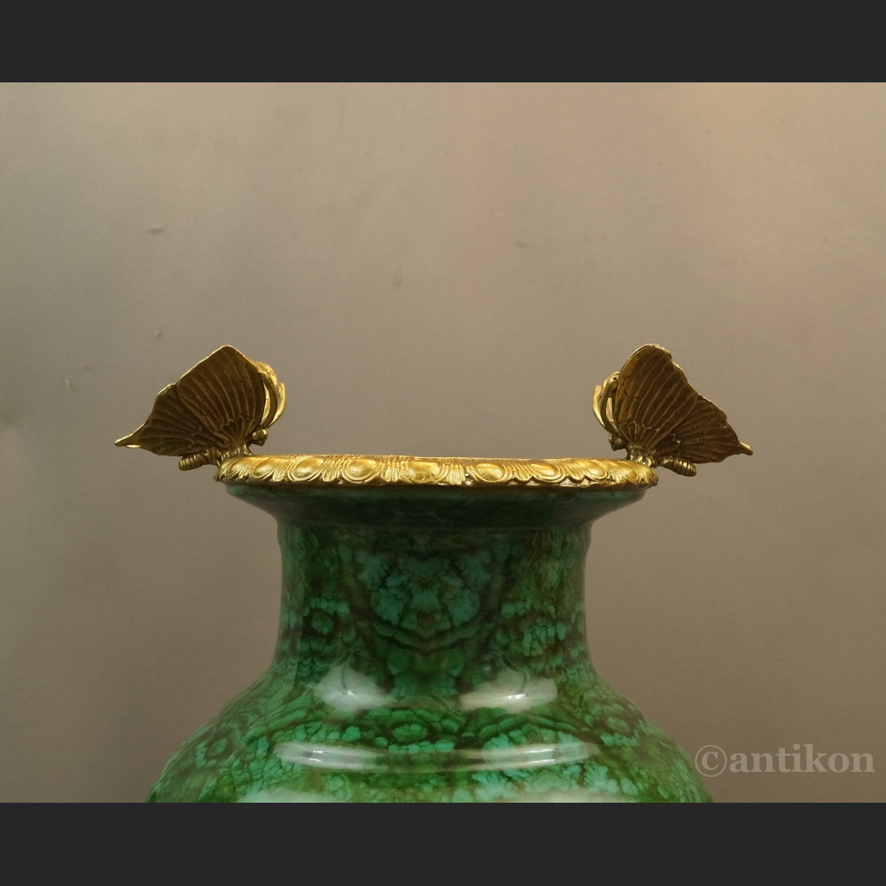 Zielony wazon wielki luksusowy z motylami 