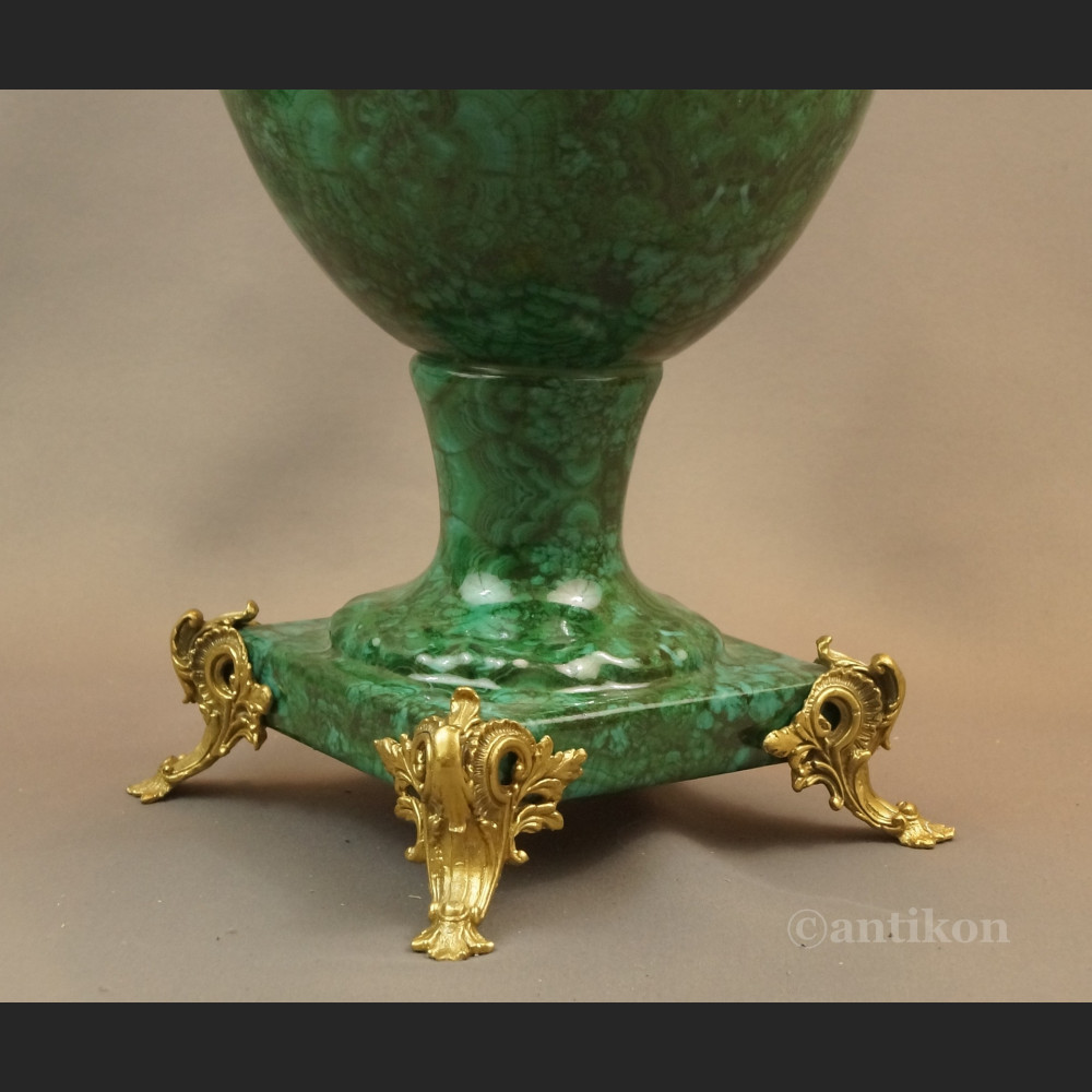 Zielony wazon wielki luksusowy z motylami 