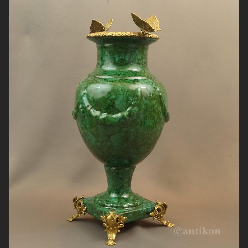 Zielony wazon wielki luksusowy z motylami 