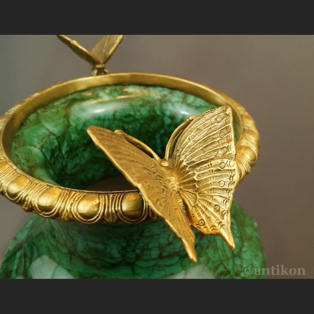 Zielony wazon wielki luksusowy z motylami 