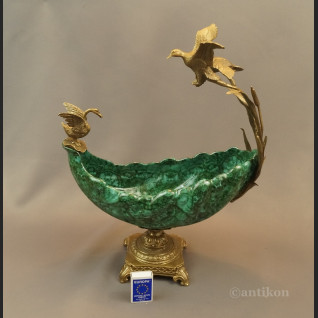 Patera zielona porcelanowa z dzikimi ptakami Patera zielona porcelanowa z dzikimi ptakami