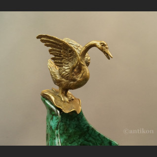 Patera zielona porcelanowa z dzikimi ptakami Patera zielona porcelanowa z dzikimi ptakami