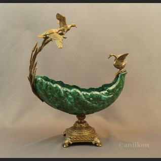 Patera zielona porcelanowa z dzikimi ptakami Patera zielona porcelanowa z dzikimi ptakami