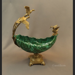 Patera zielona porcelanowa z dzikimi ptakami Patera zielona porcelanowa z dzikimi ptakami