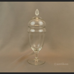 Szklana patera z kloszem do ciastek 