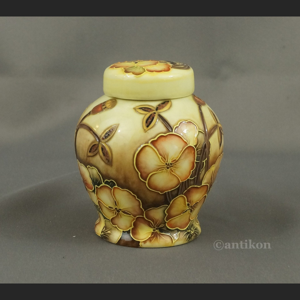 Mały wazon jesienny z pokrywą Mały wazon jesienny z pokrywą