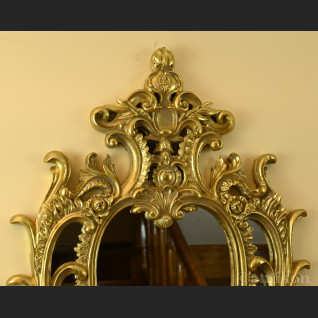 Stylowe lustro w złotej ramie  Stylowe lustro w złotej ramie