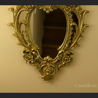 Stylowe lustro w złotej ramie  Stylowe lustro w złotej ramie