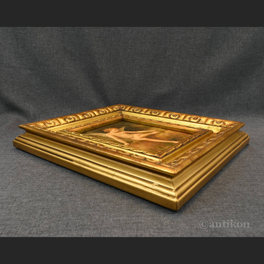 Obraz aniołek kupidyn olejny w złotej ramie Obraz aniołek kupidyn olejny w złotej ramie