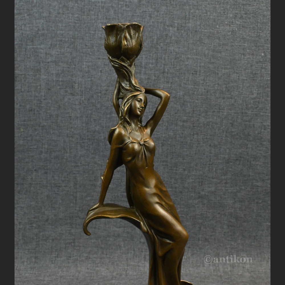 Świeczniki secesyjne z brązu kobieta 