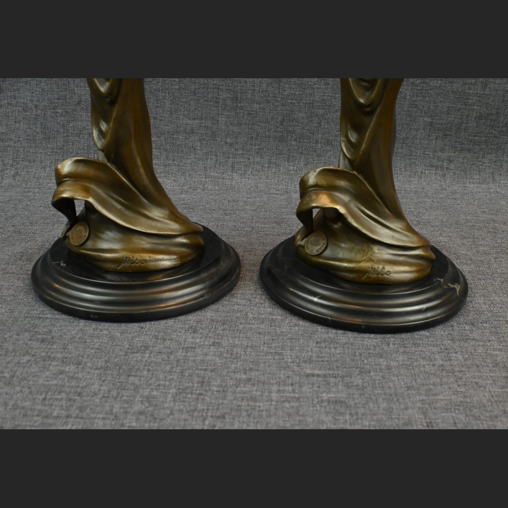 Świeczniki secesyjne z brązu kobieta 