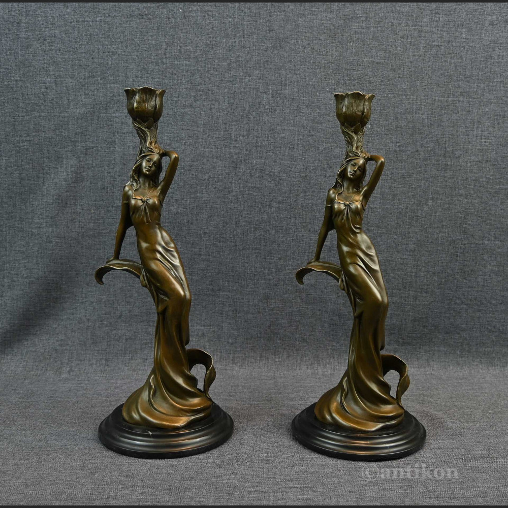 Świeczniki secesyjne z brązu kobieta 