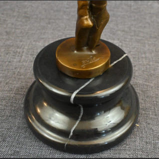 Prezent dla baletnicy rzeźba tancerki brąz 