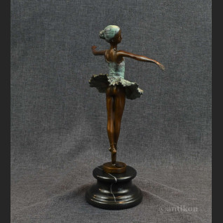 Prezent dla baletnicy rzeźba tancerki brąz 