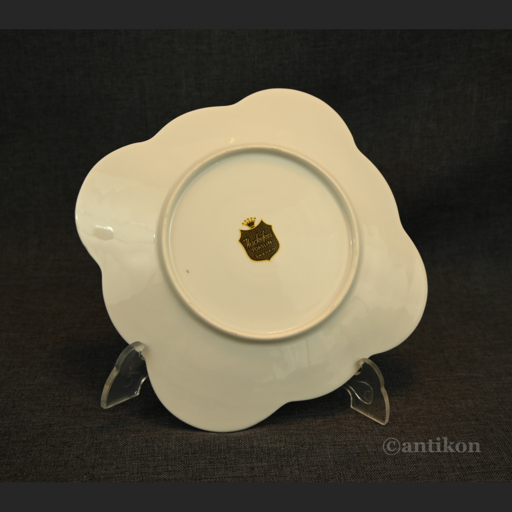 Talerze do serwowania ciasta z paterą 