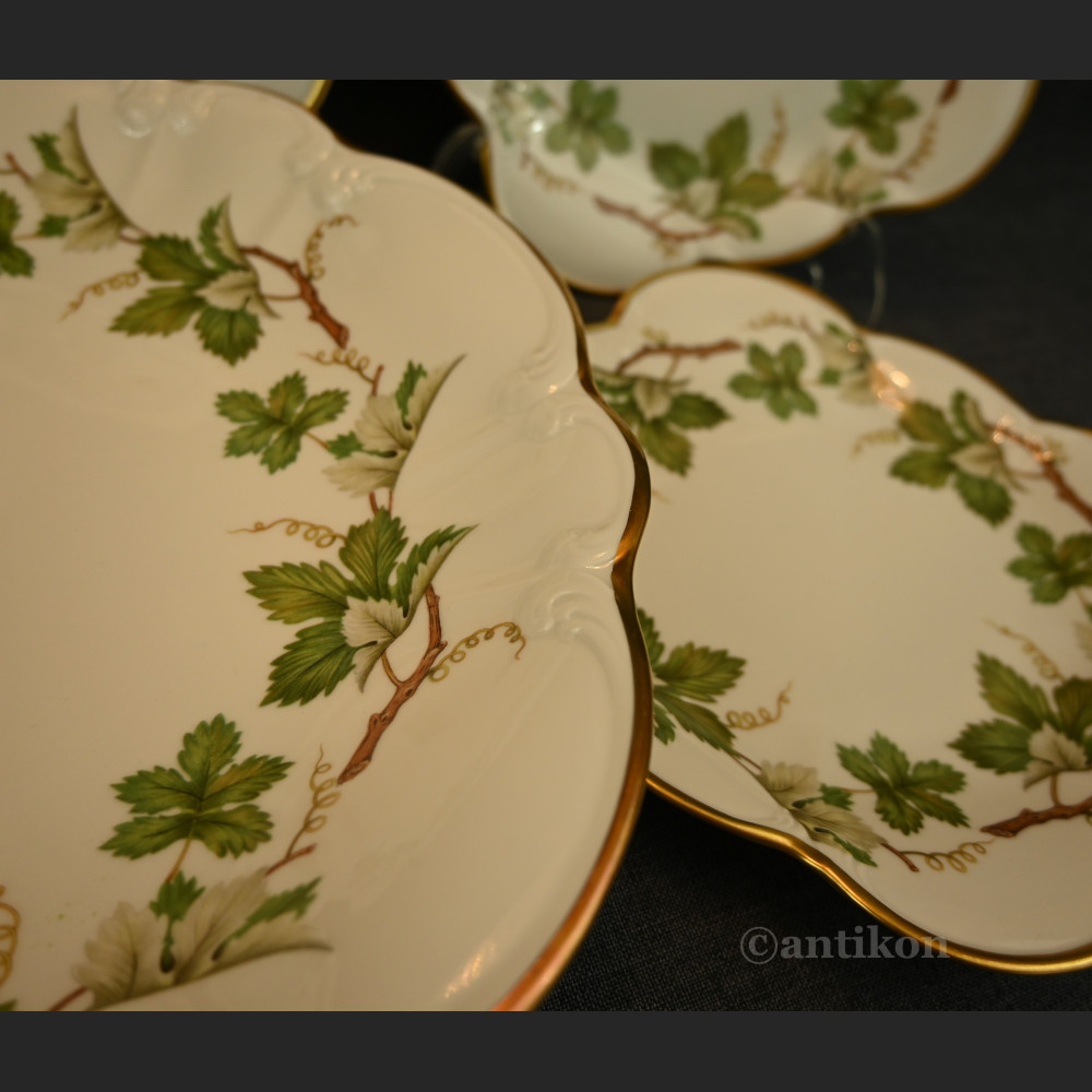 Talerze do serwowania ciasta z paterą 