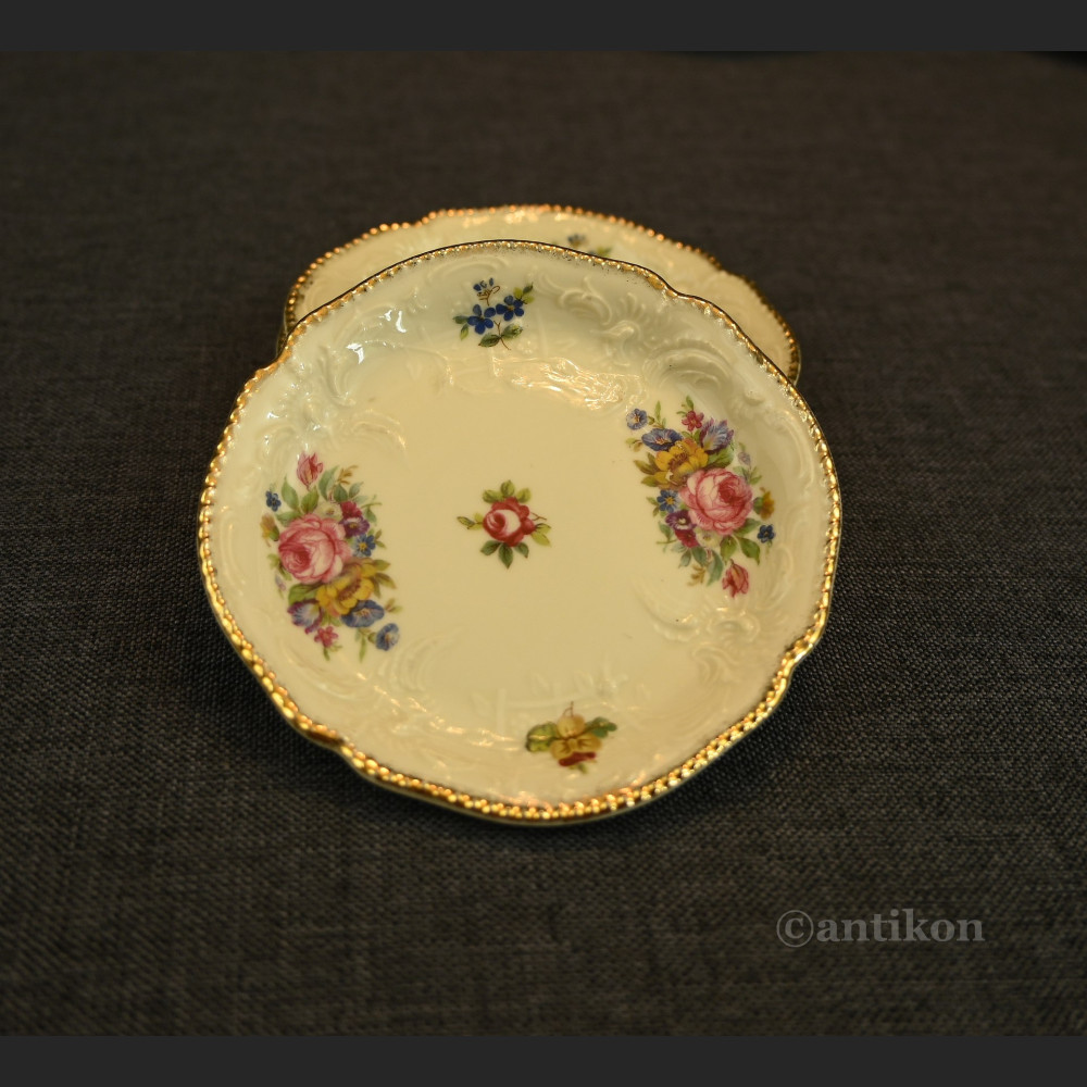 Skapki do herbaty porcelanowy zestaw talerzyków 