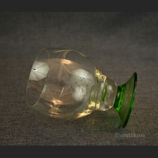 Stare kieliszki do brandy zielone 