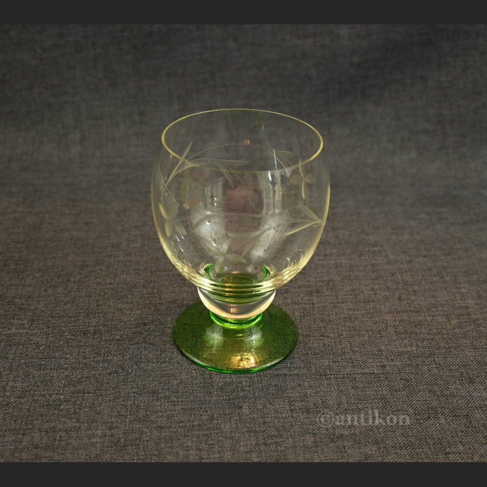 Stare kieliszki do brandy zielone 