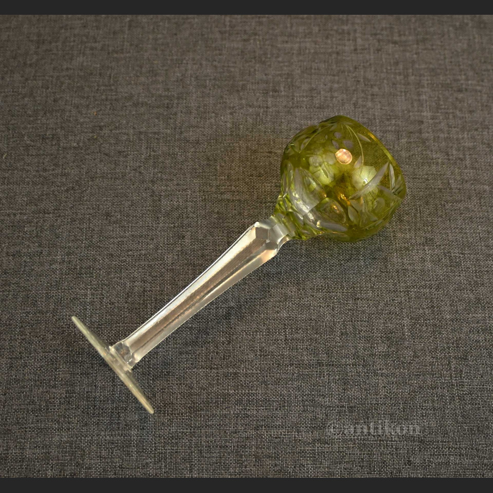 Kieliszek do likieru Cherry zielony 