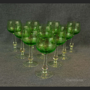 Secesyjne kieliszki do likieru zielone 